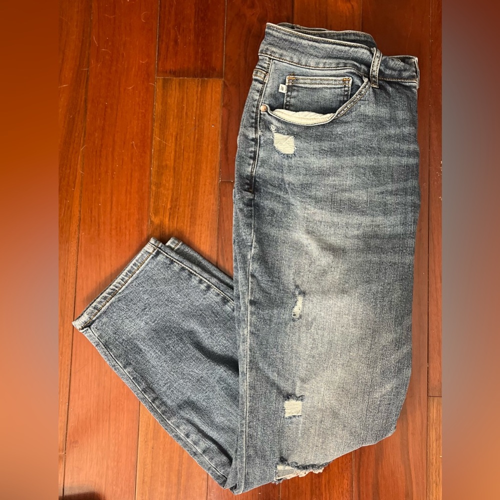 Judy Blue Distressed Slim Fit Jeans